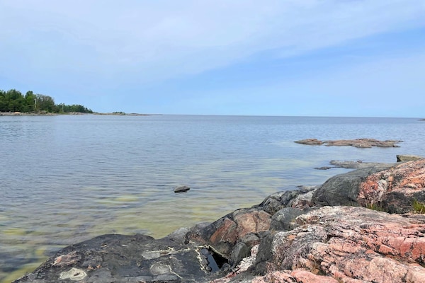 Foto van Cottage met uitzicht op zee en sauna - Vakantiehuis in VÄDDÖ - Outdoor