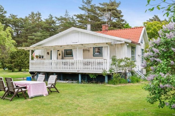 Foto van Huis met gastenverblijf en tuin - Vakantiehuis in Fågelmara - Outdoor