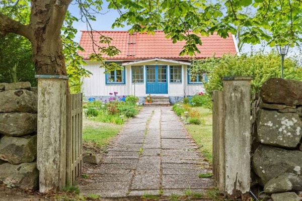 Foto van Huis met gastenverblijf en tuin - Vakantiehuis in Fågelmara - Outdoor