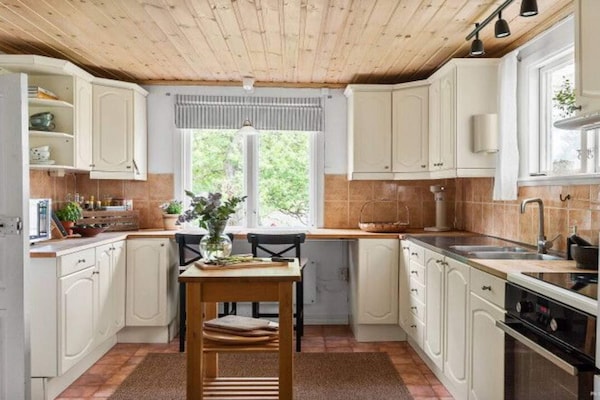 Foto van Huis met gastenverblijf en tuin - Vakantiehuis in Fågelmara - Indoor