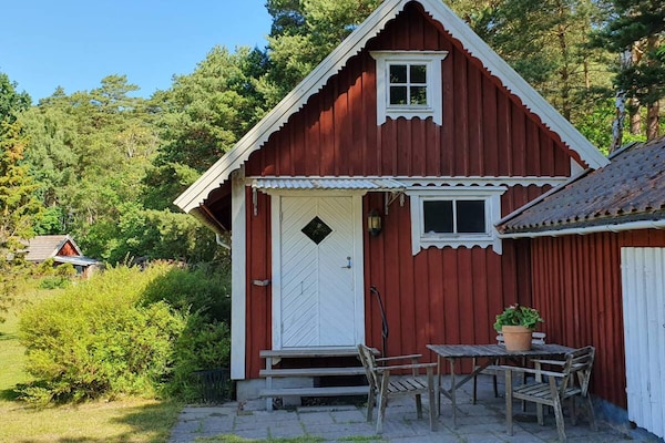 Foto van Huis met gastenverblijf en tuin - Vakantiehuis in Fågelmara - Outdoor