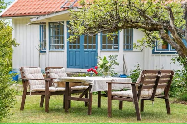 Foto van Huis met gastenverblijf en tuin - Vakantiehuis in Fågelmara - Outdoor