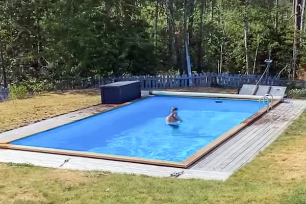Foto van Villa in de archipel met zwembad en terras - Vakantiehuis in GAMLEBY - Pool
