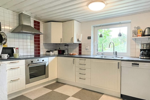 Foto van Villa in de archipel met zwembad en terras - Vakantiehuis in GAMLEBY - Indoor