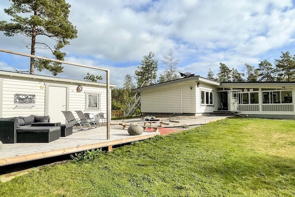 Foto van Villa in de archipel met zwembad en terras - Vakantiehuis in GAMLEBY - Outdoor