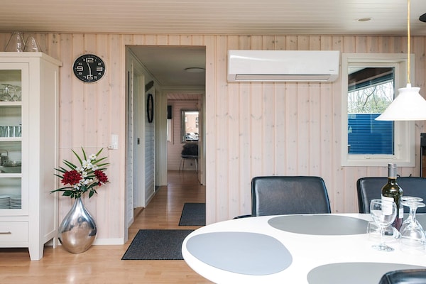 Foto van Huis met houtkachel en aanbouw - Vakantiehuis in Hemmet - Indoor
