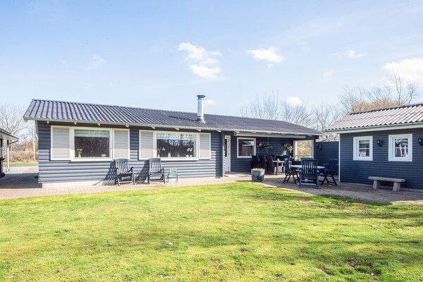 Foto van Huis met houtkachel en aanbouw - Vakantiehuis in Hemmet - Outdoor