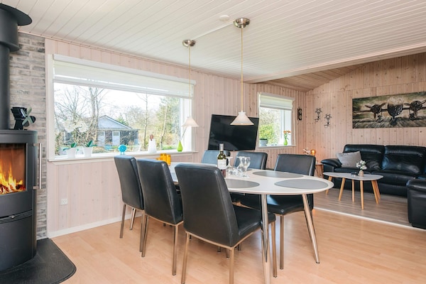 Foto van Huis met houtkachel en aanbouw - Vakantiehuis in Hemmet - Indoor