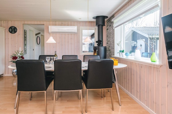 Foto van Huis met houtkachel en aanbouw - Vakantiehuis in Hemmet - Indoor