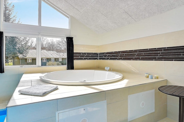 Foto van Luxe zwembadresort Udsholt - Vakantiehuis in Græsted - Spa
