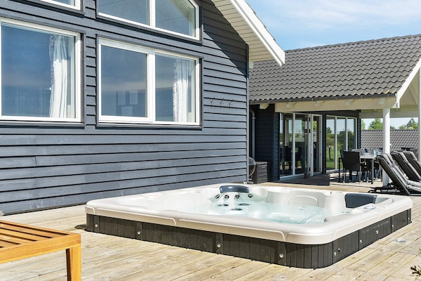 Foto van Luxe Zwembad Retreat -- By Traum Ferienwohnungen - Vakantiehuis in Vejby - Spa