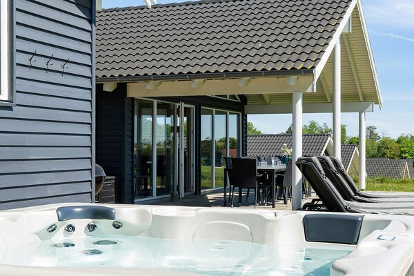 Foto van Luxe Zwembad Retreat -- By Traum Ferienwohnungen - Vakantiehuis in Vejby - Spa