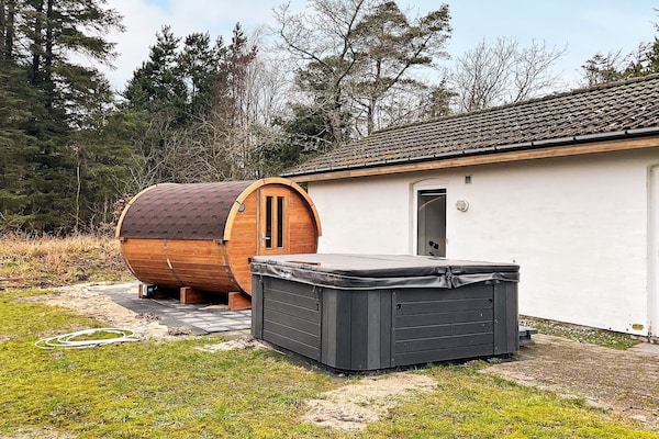 Foto van Luxe retraite met zwembad -- By Traum Ferienwohnungen - View