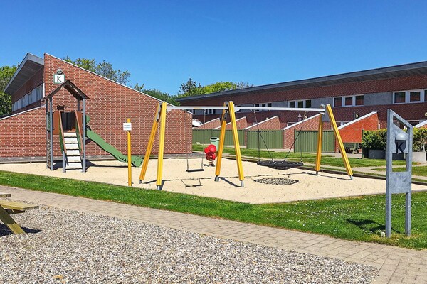 Foto van 4 persoons vakantie huis op een vakantie park in Hemmet - Outdoor