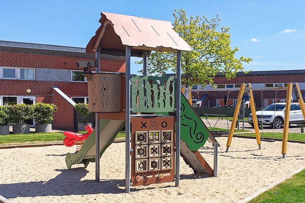 Foto van 4 persoons vakantie huis op een vakantie park in Hemmet - Outdoor