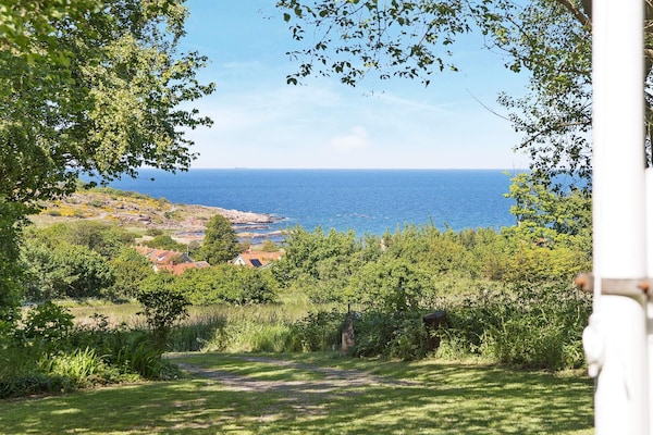 Foto van Afgelegen toevluchtsoord in Sandvig -- By Traum Ferienwohnungen - WaterView