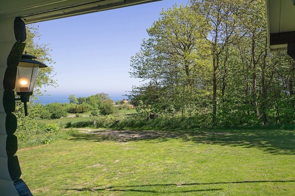 Foto van Afgelegen toevluchtsoord in Sandvig -- By Traum Ferienwohnungen - View