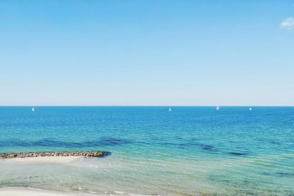 Foto van Luxe vakantieverblijf met zwembad - Vakantiehuis in Frederiksværk - WaterView