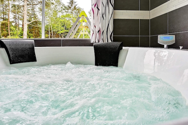 Foto van Luxe vakantieverblijf met zwembad - Vakantiehuis in Frederiksværk - Spa
