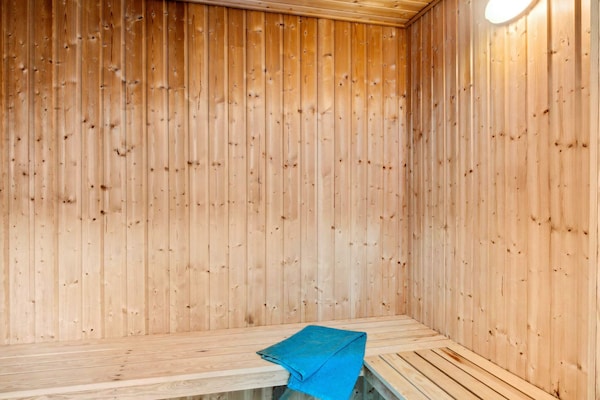 Foto van Luxe vakantieverblijf met zwembad - Vakantiehuis in Frederiksværk - Sauna
