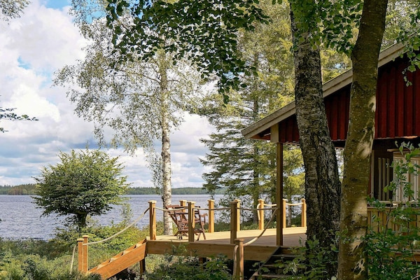 Foto van Huis aan het meer met terras - Vakantiehuis in HYLTEBRUK - Outdoor