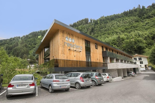 Foto van Alpenappartement bij de skilift voor 8 personen - Vakantiehuis in Neukirchen am Großvenediger - ExteriorSummer