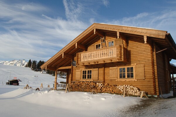 Foto van Hut in Seefeld bij Skiliften & Bergen - Vakantiehuis in Seefeld in Tirol - ExteriorWinter