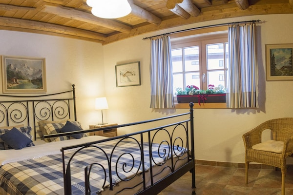 Foto van Hut in Seefeld bij Skiliften & Bergen - Vakantiehuis in Seefeld in Tirol - BedRoom