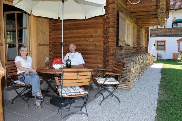 Foto van Hut in Seefeld bij Skiliften & Bergen - Vakantiehuis in Seefeld in Tirol - TerraceBalcony