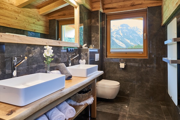 Foto van Chalet in Leutasch bij Ski Trails - Vakantiehuis in Leutasch - BathRoom