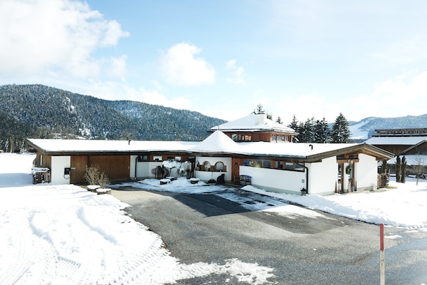 Foto van Chalet Leutasch met Ski Trail en Bergzicht - Vakantiehuis in Leutasch - ExteriorWinter