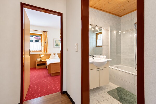 Foto van Modern vakantieappartement vlakbij de Achensee - Vakantiehuis in Achenkirch - BathRoom