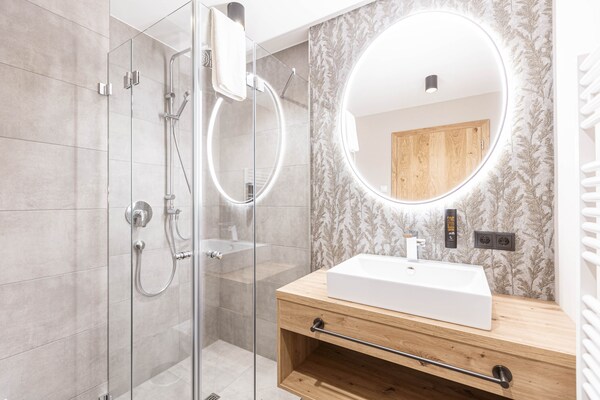 Foto van Appartement in de buurt van Spieljochbahn Fügen - Vakantiehuis in Fügen - BathRoom