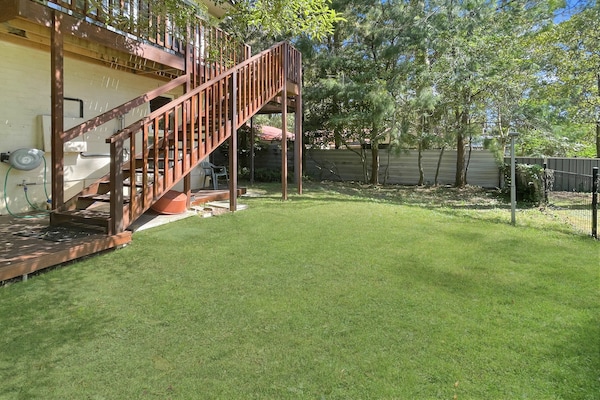 Foto van 3-slaapkamerwoning aan de rivier met ruim terras en barbecue - GardenSummer