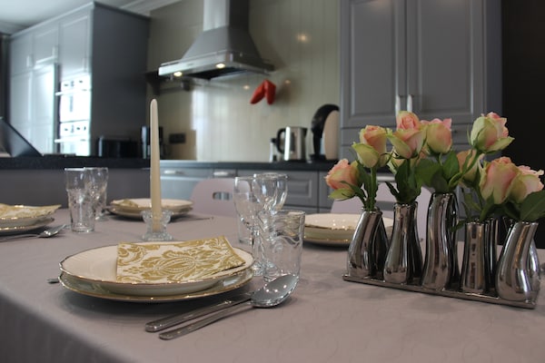 Foto van Bloesemhuis met tuin in Haspengouw - Vakantiehuis in Heers - DiningRoom
