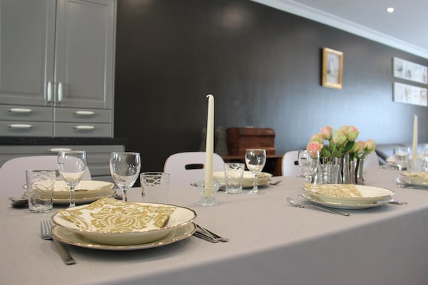 Foto van Bloesemhuis met tuin in Haspengouw - Vakantiehuis in Heers - DiningRoom