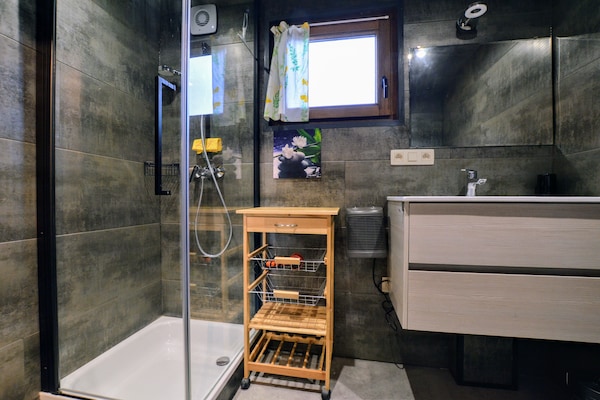 Foto van Chalet met panoramisch uitzicht en omheinde tuin. - Vakantiehuis in Tenneville - BathRoom