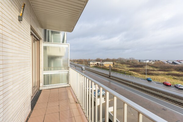 Foto van Appartement met zeezicht en twee terrassen - Vakantiehuis in Middelkerke - TerraceBalcony