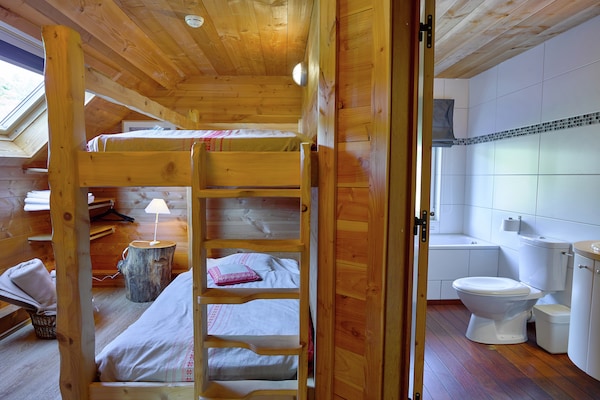 Foto van Imposant vakantiehuis in Stoumont met binnenzwembad en sauna - BedRoom