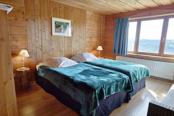 Foto van Imposant vakantiehuis in Stoumont met binnenzwembad en sauna - BedRoom