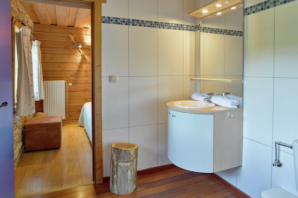Foto van Imposant vakantiehuis in Stoumont met binnenzwembad en sauna - BathRoom