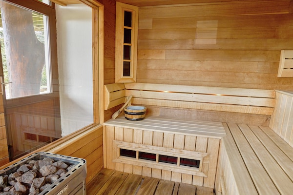 Foto van Imposant vakantiehuis in Stoumont met binnenzwembad en sauna - Wellness