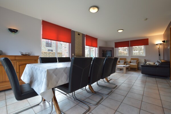 Foto van Leuk groot vakantiehuis, twee afscheidbare gedeeltes - DiningRoom