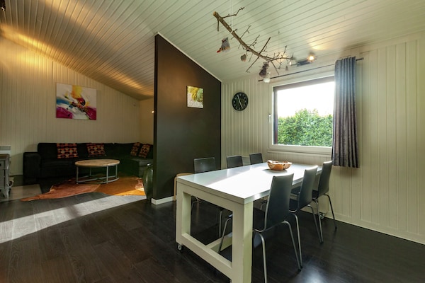 Foto van Chalet Vert in Bullange met jacuzzi - Vakantiehuis in Wirtzfeld - DiningRoom