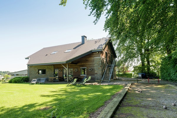 Foto van Vakantiehuis in Thirimont bij bos en sauna - Vakantiehuis in Thirimont - ExteriorSummer