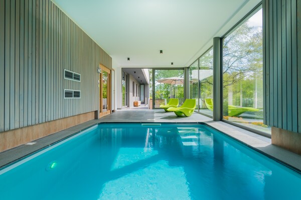 Foto van Vakantiehuis in Noiseux met Binnenzwembad - Vakantiehuis in Noiseux - PoolOfHouse