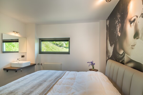 Foto van Vakantiehuis in Noiseux met Binnenzwembad - Vakantiehuis in Noiseux - BedRoom