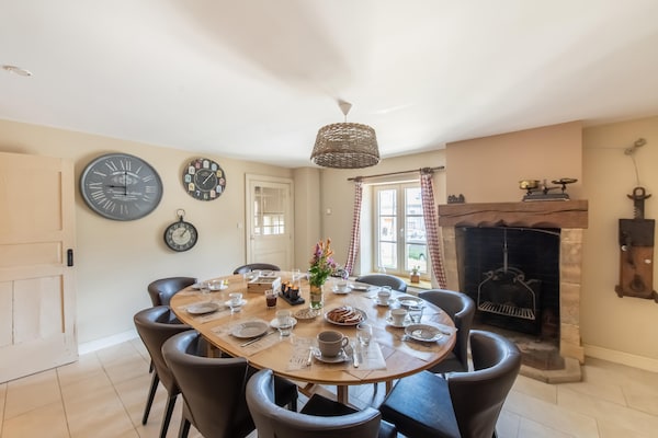 Foto van Gezellig vakantiehuis in Vresse-sur-Semois met terras - DiningRoom