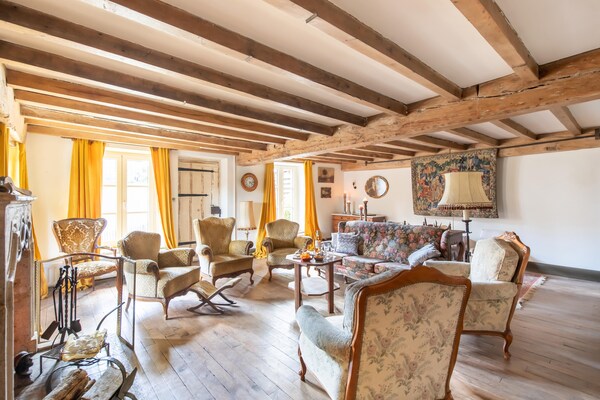 Foto van Gezellig vakantiehuis in Vresse-sur-Semois met terras - LivingRoom