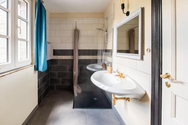 Foto van Gezellig vakantiehuis in Vresse-sur-Semois met terras - BathRoom